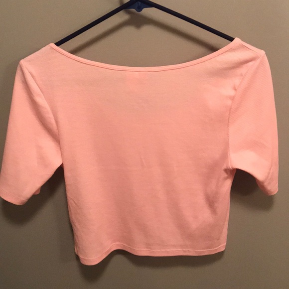 Quarter sleeve crop top - Picture 2 of 2
